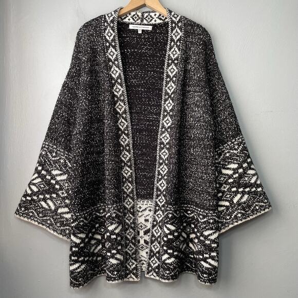 Cupcakes & Cashmere Sweater Size M Chunky Black White Open Front Cardigan Aztec - Picture 1 of 9